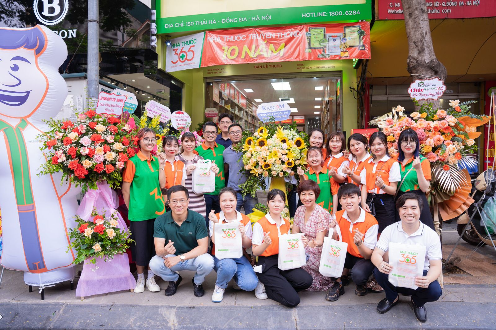 Chuong trình khai trương nhà thuốc 